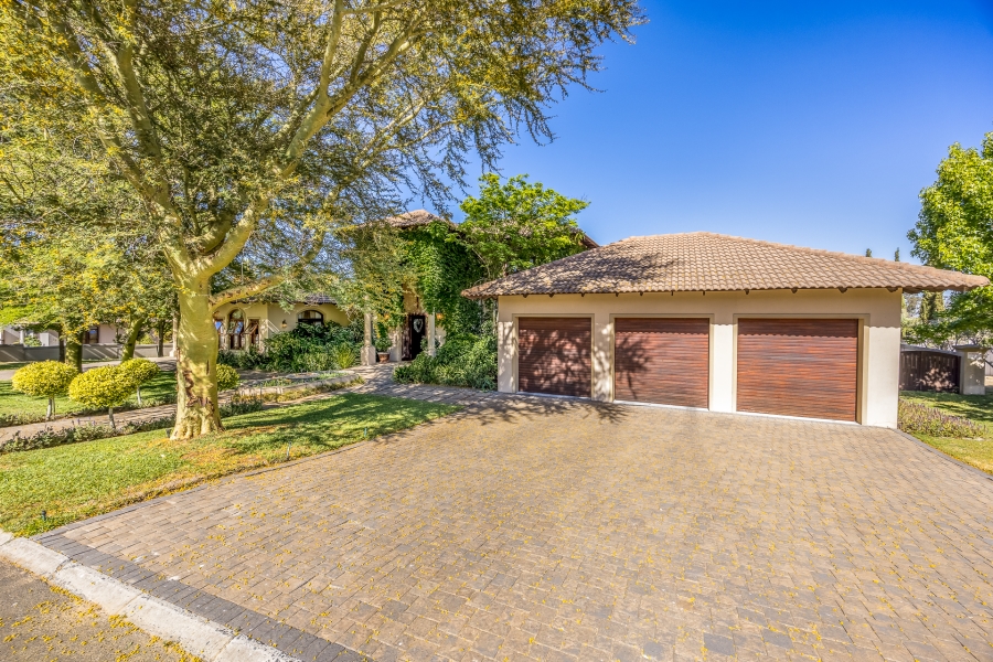 5 Bedroom Property for Sale in Klein Zevenwacht Western Cape